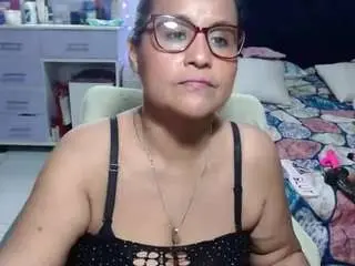 Samy-mature  live sex cam