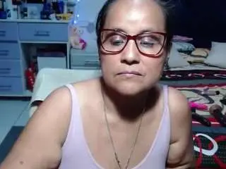 Samy-mature  live sex cam