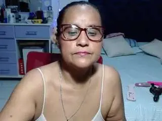 Samy-mature  live sex cam