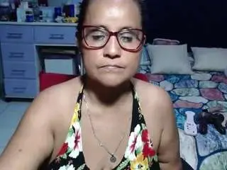 Samy-mature  live sex cam