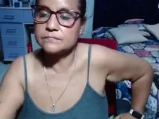 Samy-mature  live sex cam