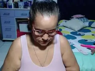 Samy-mature  live sex cam