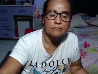 Samy-mature  live sex cam