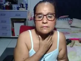 Samy-mature  live sex cam