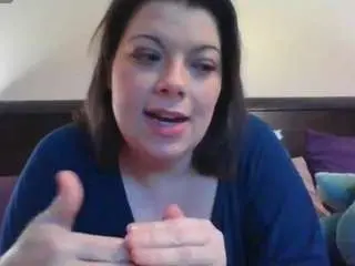 Sassybrattymilf  live sex cam