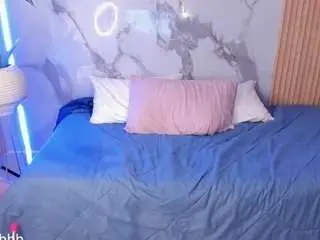Cosmic-brunette  live sex cam