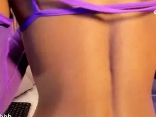 Cosmic-brunette  live sex cam