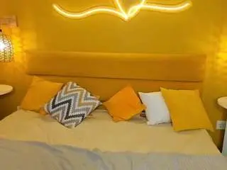 Ketrinwhitee  live sex cam