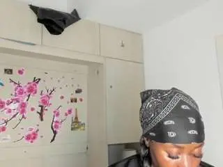 Tylabloom  live sex cam