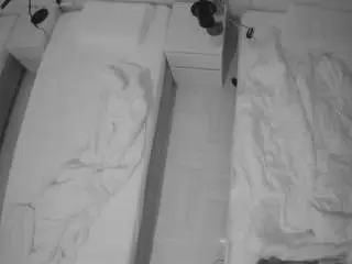 Voyeurcam-julmodels-bed-5  live sex cam