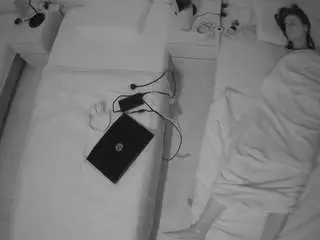 Voyeurcam-julmodels-bed-5  live sex cam