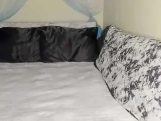 Yasminayazzie  live sex cam