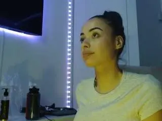 Emmarosebvip  live sex cam
