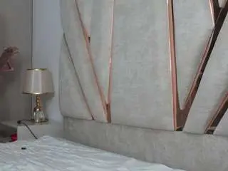 Mia-hott  live sex cam