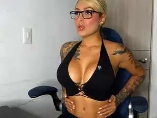 Mia-hott  live sex cam