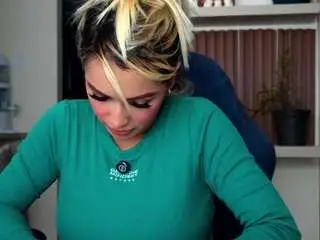 Mia-hott  live sex cam