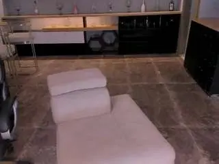 Renatareyes  live sex cam