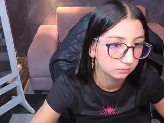 Sophie-jones-b  live sex cam