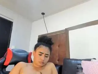 Dulcemia18  live sex cam