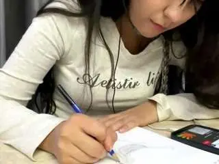 Ettieharney  live sex cam