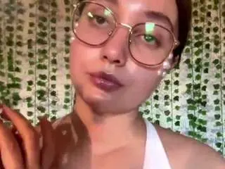 Tawanasweed  live sex cam