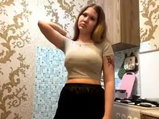 Trinityshular  live sex cam