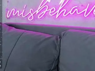 Virginia-robinson  live sex cam
