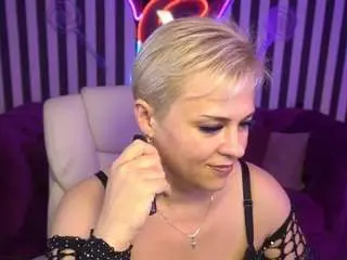Crystalvibe  live sex cam