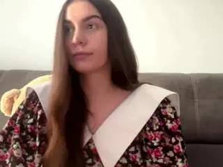 Gwennbrevard  live sex cam