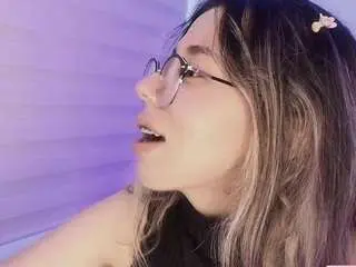 Sweettvera  live sex cam
