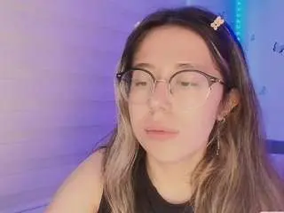 Sweettvera  live sex cam