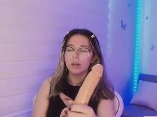 Sweettvera  live sex cam