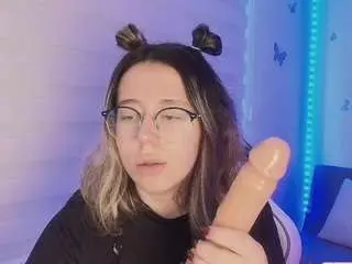 Sweettvera  live sex cam