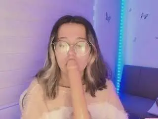 Sweettvera  live sex cam