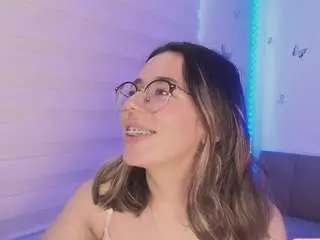 Sweettvera  live sex cam
