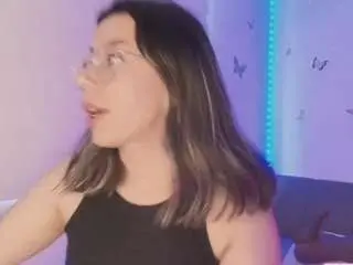 Sweettvera  live sex cam