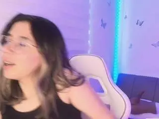 Sweettvera  live sex cam