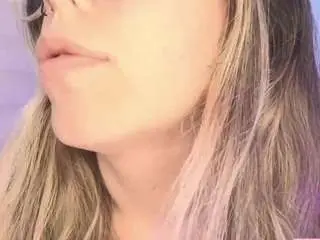 Sweettvera  live sex cam