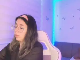 Sweettvera  live sex cam
