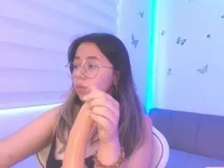 Sweettvera  live sex cam