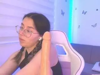 Sweettvera  live sex cam