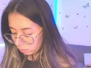 Sweettvera  live sex cam
