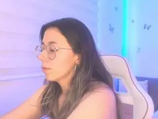 Sweettvera  live sex cam