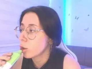 Sweettvera  live sex cam
