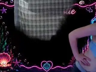 Ericaskye718  live sex cam
