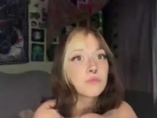 Joanneleard  live sex cam