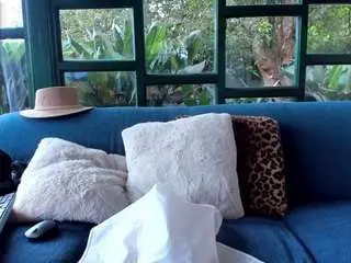 Alicemrtnz  live sex cam