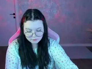 Kira-gold  live sex cam