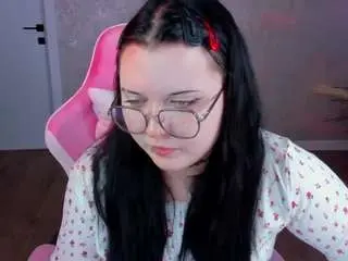 Kira-gold  live sex cam