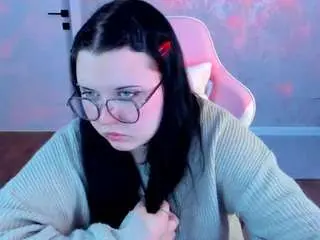 Kira-gold  live sex cam